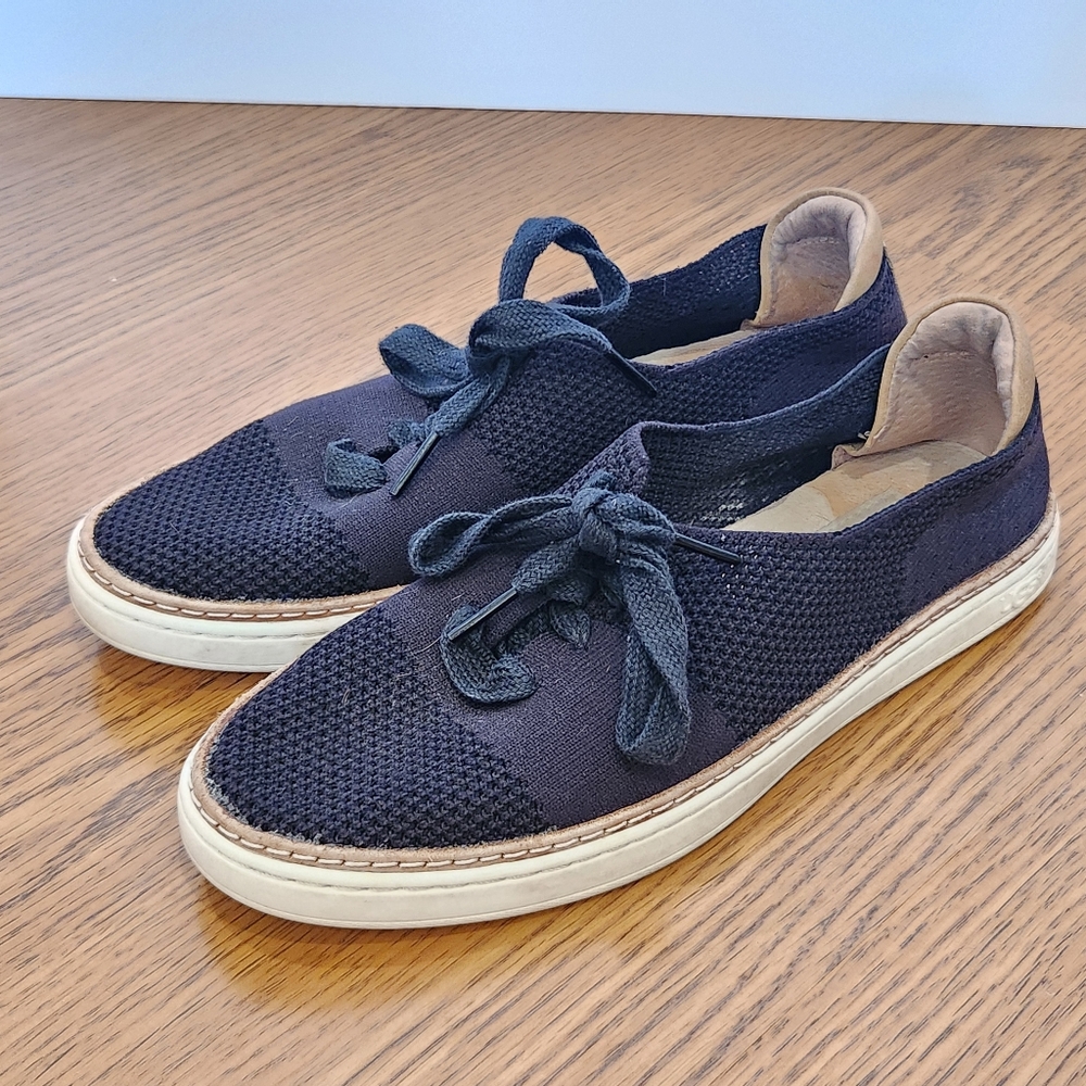 Ugg Women's Black Casual Sneakers Size 7.5‎
